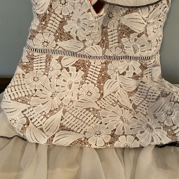 NEW WITH TAGS LACE CREAM AND BLACK DRESS - Picture 9 of 11